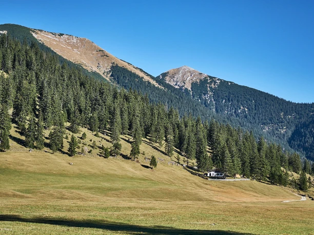 Estergebirge_15102017_065_Brey_Photography_Krottenkopf rechts hinten Hintergrund.jpg