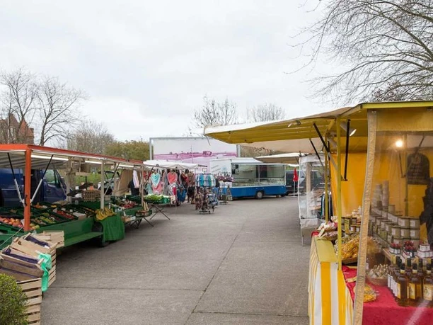 Wochenmarkt_Horumersiel.jpg