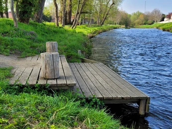 Anlegestelle SChladen 2.jpg