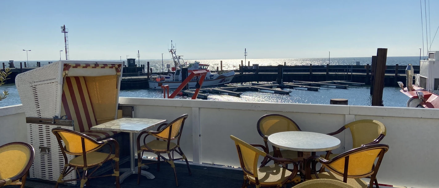 Terrasse des Eiscafés Venezia in List auf Sylt Eiscafé Venezia
