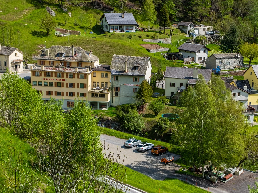 Auf dem Stockalperweg unterwegs von Simplon Dorf nach Gondo Auf dem Stockalperweg unterwegs von Simplon Dorf nach Gondo