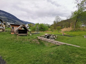 IMG_20220502_195650.jpg Aufnahme vom Spielplatz FeldgrabenPhoto of the Feldgraben playgroundPhoto de l'aire de jeux Feldgraben
