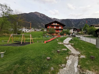 IMG_20220502_195635.jpg Aufnahme vom Spielplatz FeldgrabenPhoto of the Feldgraben playgroundPhoto de l'aire de jeux Feldgraben