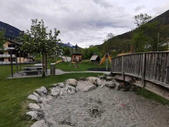 IMG_20220502_195620.jpg Aufnahme vom Spielplatz Feldgraben