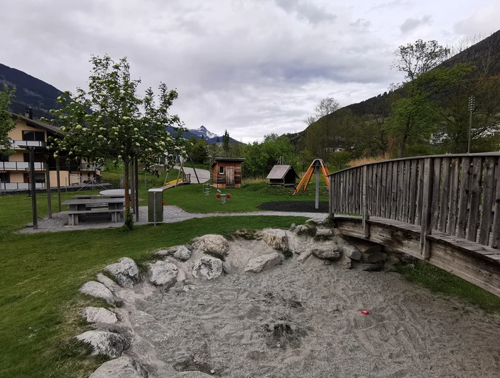 IMG_20220502_195620.jpg Aufnahme vom Spielplatz FeldgrabenPhoto of the Feldgraben playgroundPhoto de l'aire de jeux Feldgraben