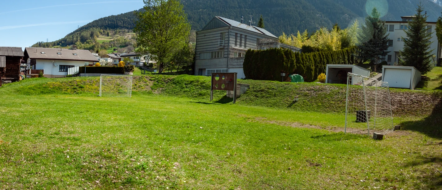 OLYMPUS DIGITAL CAMERA Photo de la pelouse à Termen