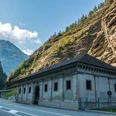 Wanderung Simplon Dorf - Alpjerbidi - Alpjen - Alte Kaserne (Gondoschlucht) Aussenaufnahme der Alten KaserneExterior view of the Old BarracksVue extérieure de l'ancienne caserne