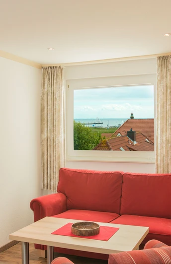 Studio-28-Wohnzimmer-hotel-pension-peterhof.jpg Studio-28-Wohnzimmer-hotel-pension-peterhof