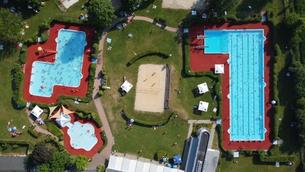 Waldbad Hankensbüttel.jpg Waldbad Hankensbüttel.jpg