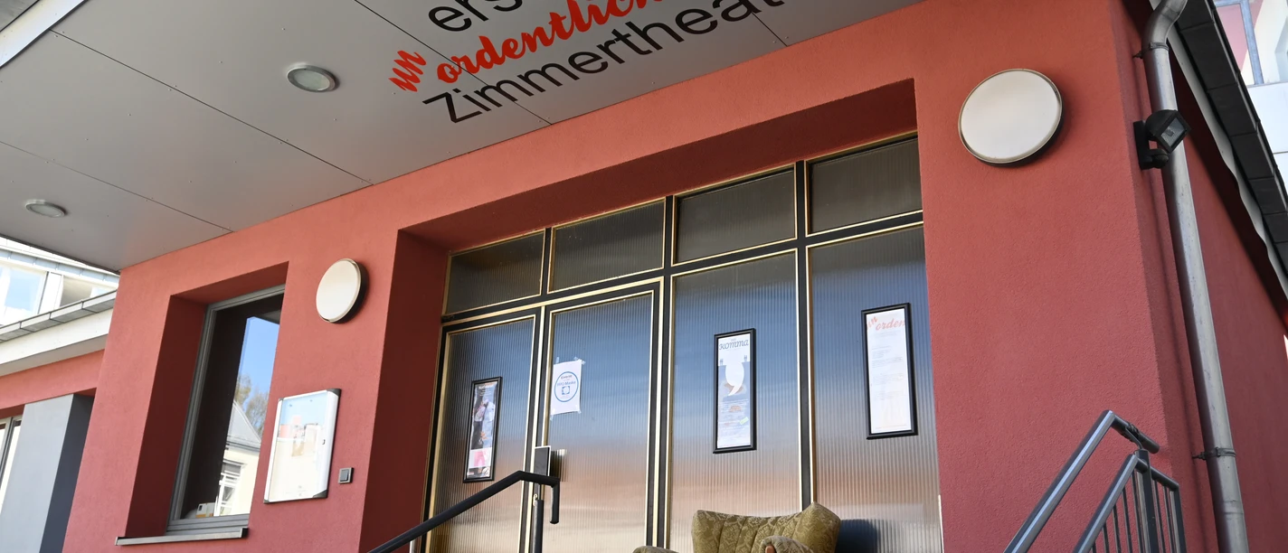 Zimmertheater.JPG Außenansicht Zimmertheater