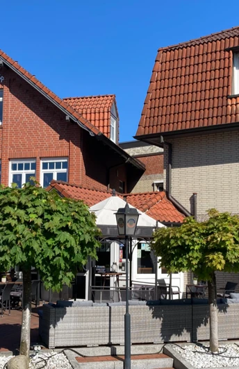 Buitenaanzicht van Hotel Central in Zeven