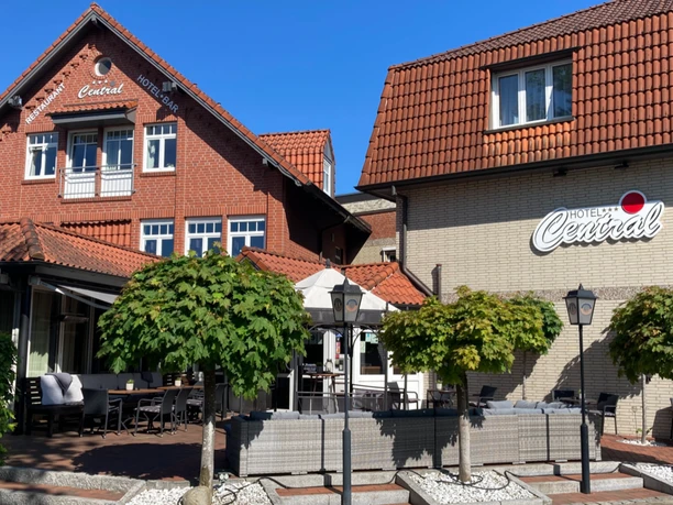 Außenansicht des Hotel Central in Zeven Außenansicht des Hotel Central in Zeven