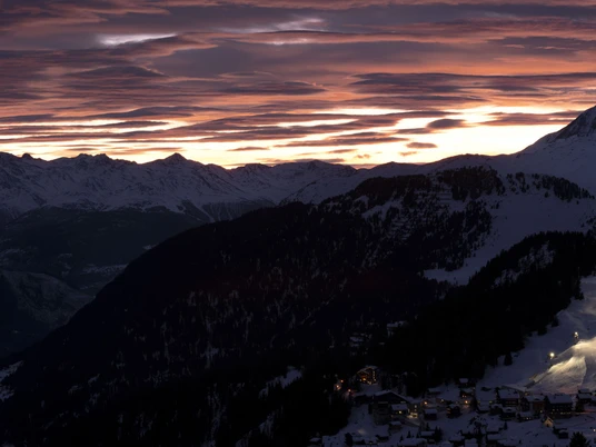 nachtskifahren-alpenrose-riederalp-aletsch-arena-raphael-wernli-01 (1).jpg Nachtskifahren beim Trainerlift Alpenrose Riederalp in der Aletsch Arena