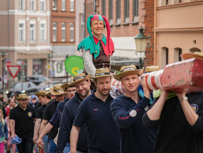 Till auf dem Maibaum