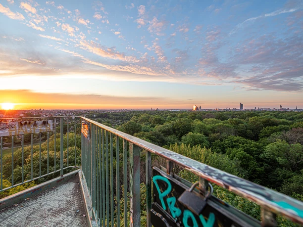 Sonnenaufgang vom Wackelturm im Rosental - Grünes Leipzig Sonnenaufgang vom Wackelturm im Rosental
