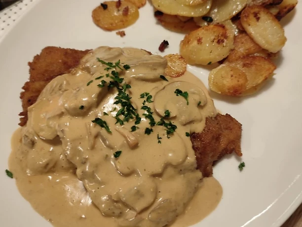 Innenaufnahme-Schnitzel, bearbeitet.jpg