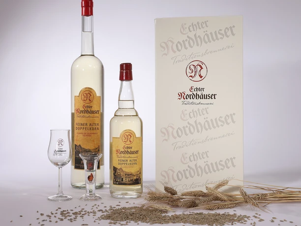 Echter-Nordhaeuser-Traditionsbrennerei_FeinerAlter-Glaeser.jpg