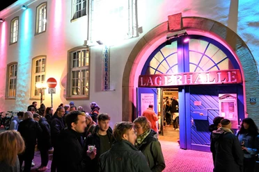 Lagerhalle bij nacht Lagerhalle bij nacht