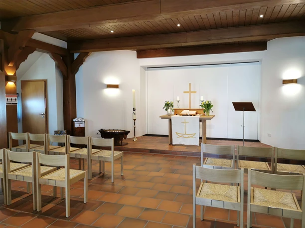 Großer Gottesdienstraum (1).jpg
