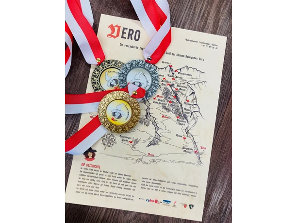 Hexenpass mit Medaillen Hexenpass mit Medaillen