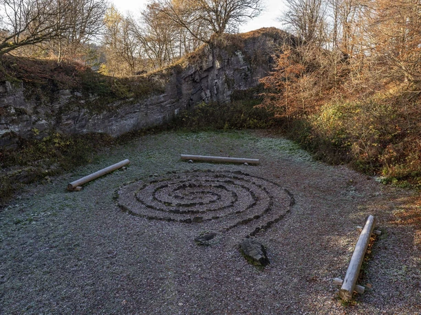 steinbruch-hengboehl-labyrith_c__klaus-peter-kappest-sauerland-wanderdoerfer.jpg