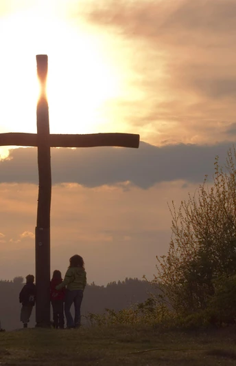 Gipfelkreuz Orenberg bei Sonnenuntergang