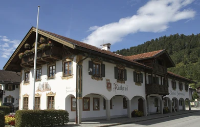 Rathaus und Tourist-Information in Wallgau