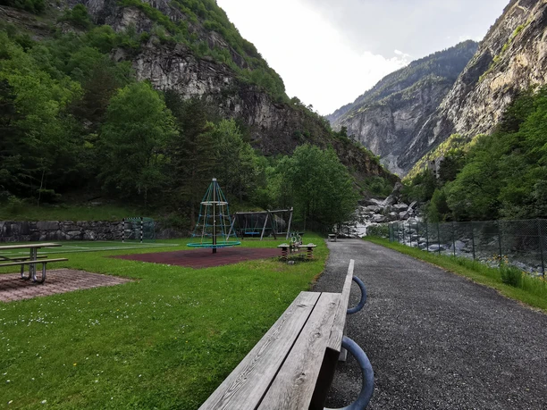 Spielplatz Gondo (1).jpg Bild vom Spielplatz Gondo