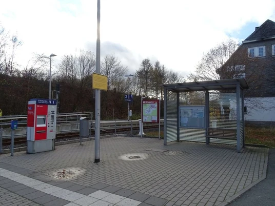 bahnhof-usseln-vorplatz c) tourist-imfo-willingen.jpg