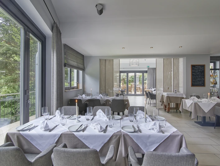 Das Bild zeigt das Innere des Restaurants.