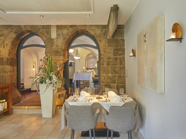 Minden - Paradiso innen3.jpg Das Bild zeigt Sitzmöglichkeiten des Restaurants.