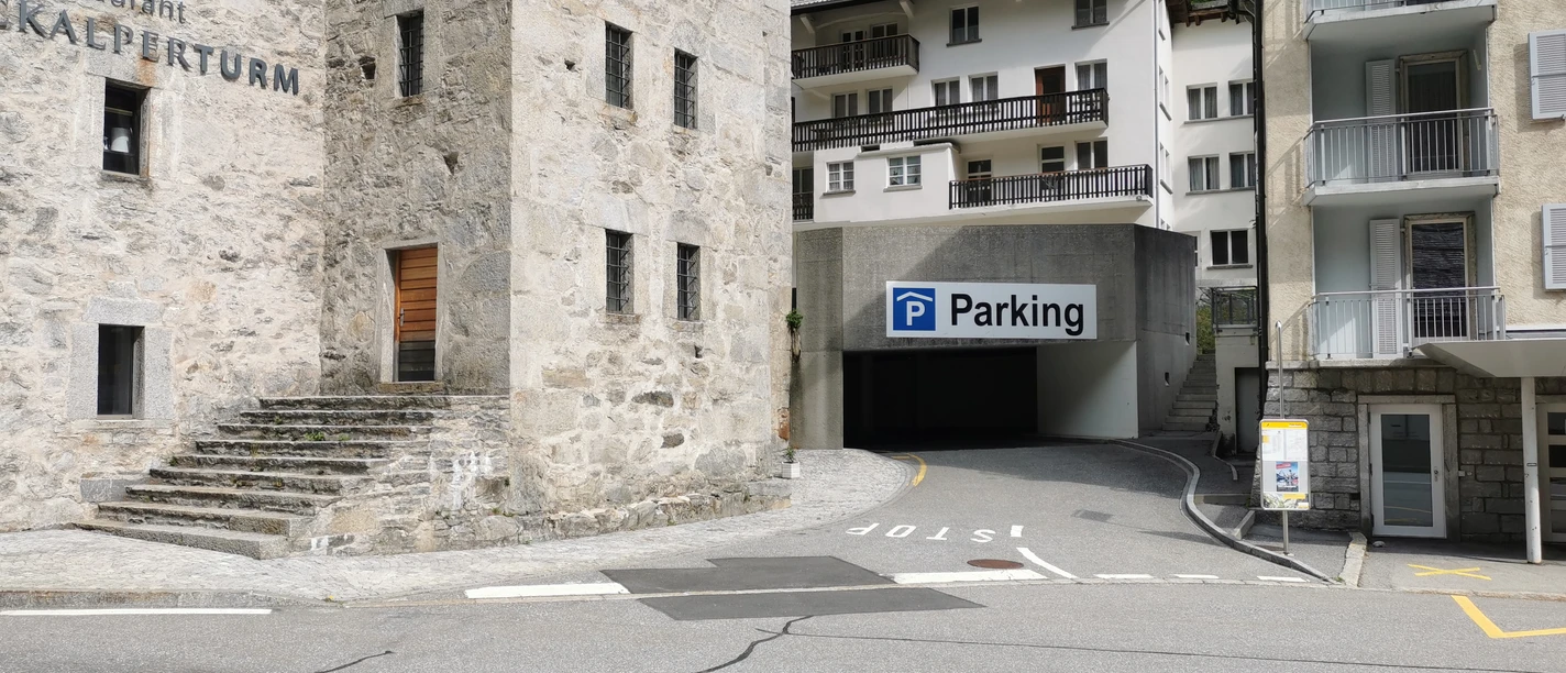 Parkhaus-Gondo.jpg
