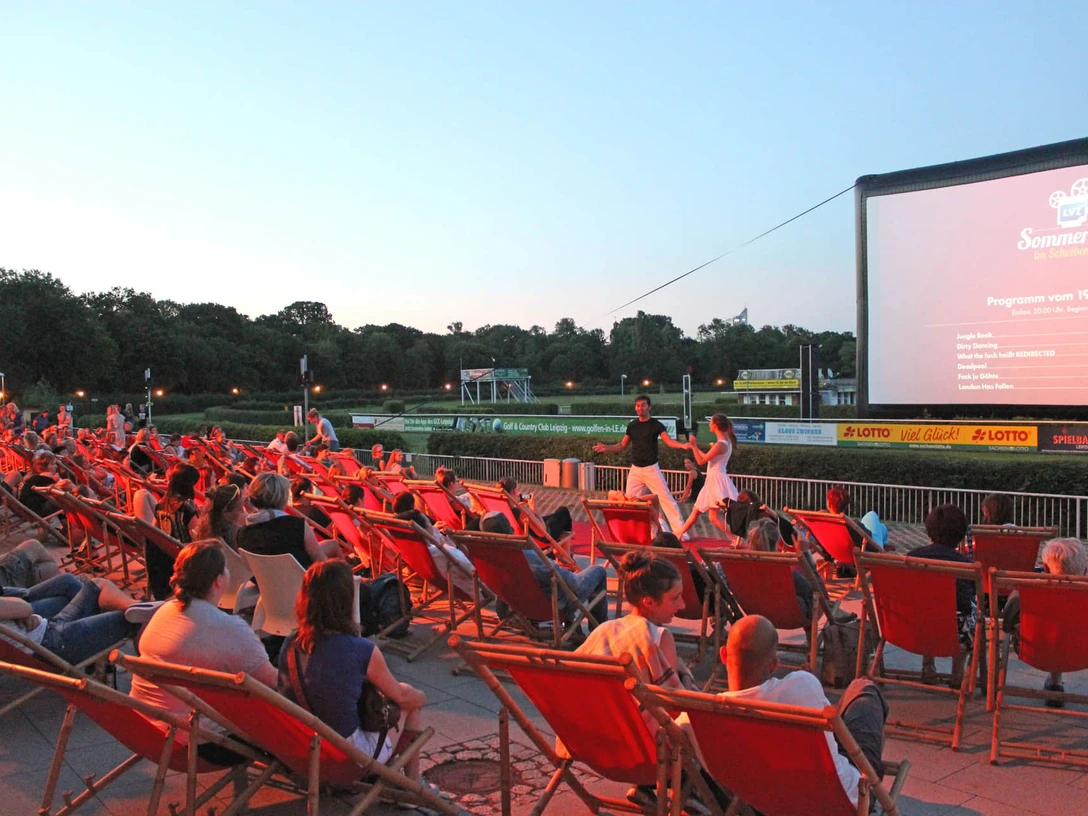 Sommerkino-Scheibenholz_Kino-Film-Freizeit_Scheibenholz_leipzig.travel.jpg