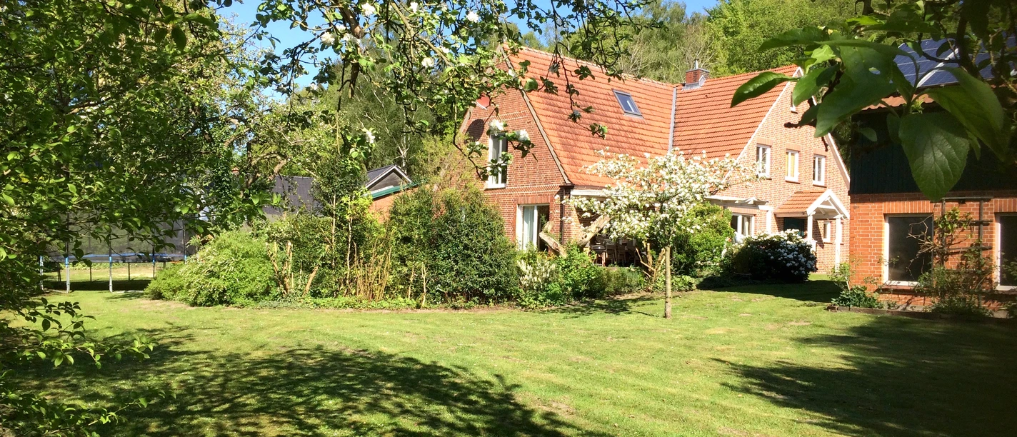 Der Hoeperhof bei Bötersen mit Garten The Hoeperhof near Bötersen with garden