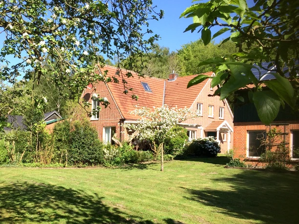 Der Hoeperhof bei Bötersen mit Garten Der Hoeperhof bei Bötersen mit Garten