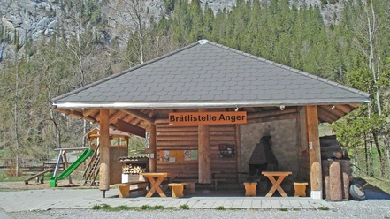 naturpark-diemtigtal-feuerstelle-anger-huette.jpg