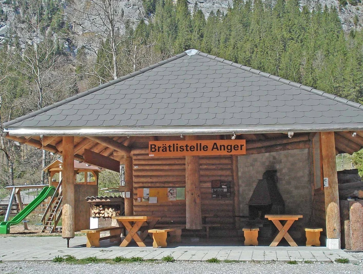 naturpark-diemtigtal-feuerstelle-anger-huette.jpg