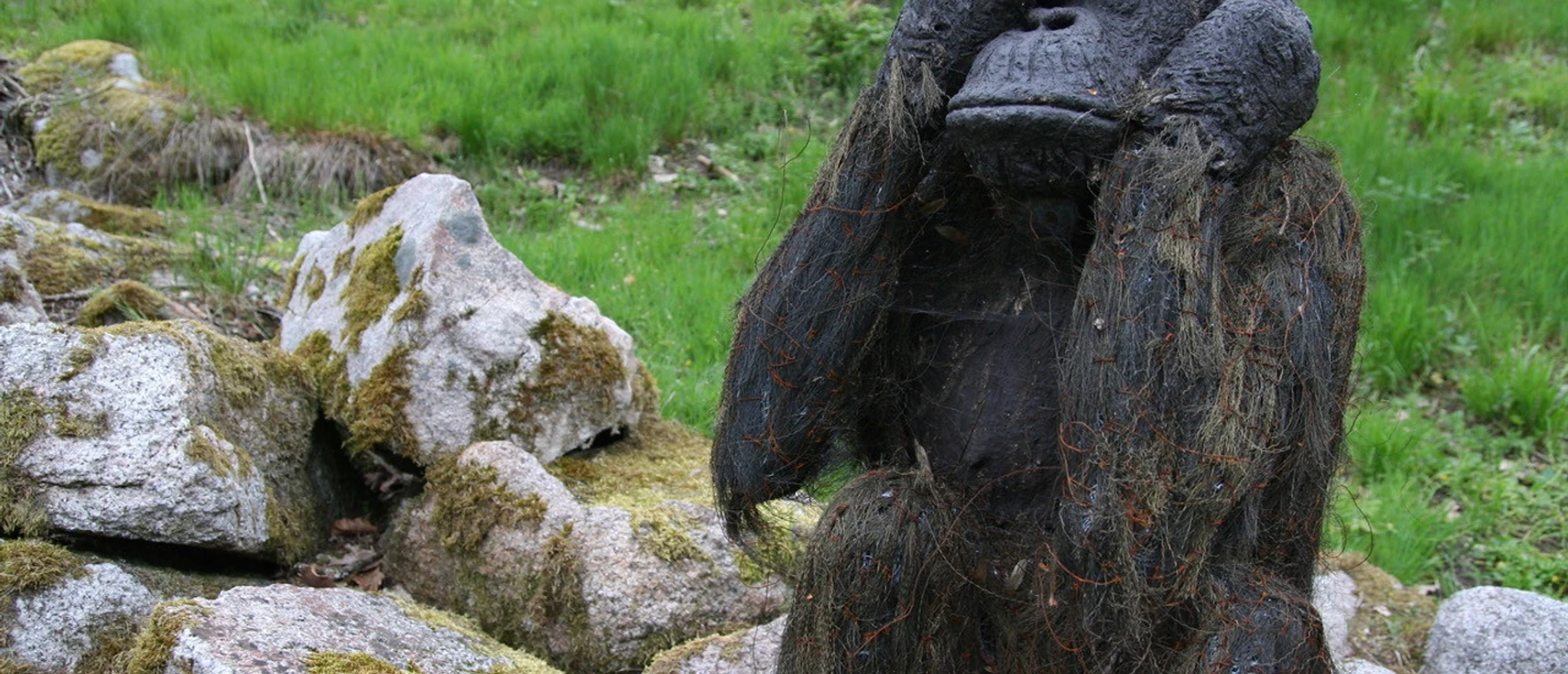 Kunstweg Irmela Maier Henry2018 Ton auf Maschendraht