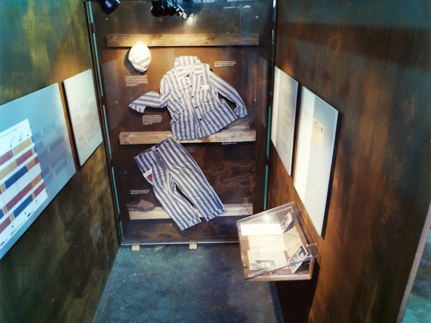 Gedenkstätte KZ Drütte_Blick in die Ausstellung.jpg