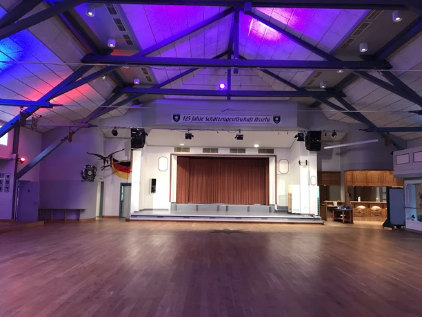 schuetzenhalle-usseln-buehne c) schuetzenverein-usseln.jpg