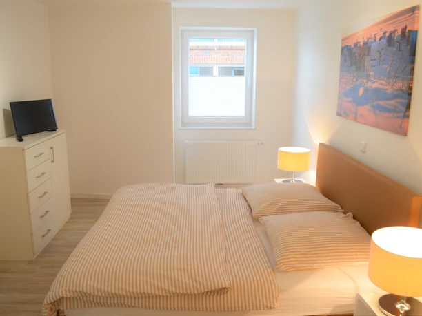 Schlafzimmer-Fewo-Deich-Bill 25.jpg Schlafzimmer-Fewo-Deich-Bill 25