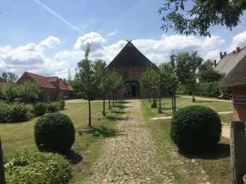 Touristinfo und Biosphärenzentrum Amt Neuhaus Touristinfo und Biosphärenzentrum Amt Neuhaus