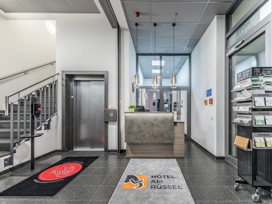 Hotel am Rüssel, Rezeption