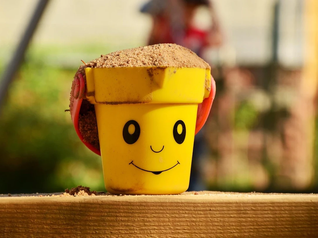 sandpit-1345726_1920 c) congerdesign-pixabay.jpg