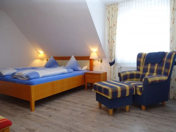Schlafzimmer-FeWo-Neptun-Haus-Katharina