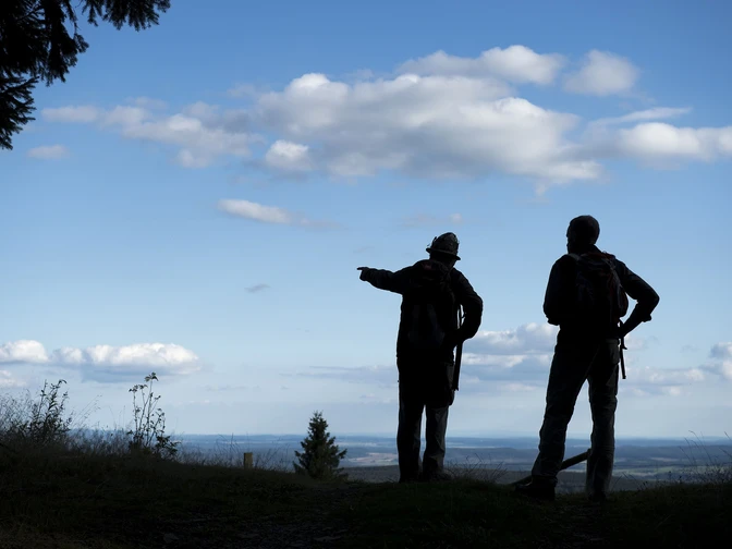 Wanderer im Gegenlicht