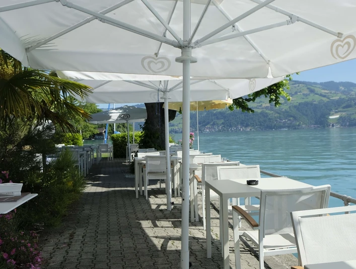 ristorante-riviera-spiez-terrasse-thunersee.jpg