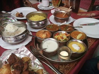 Minden - Maharaja Essen.jpg Das Bild zeigt indisches Essen.