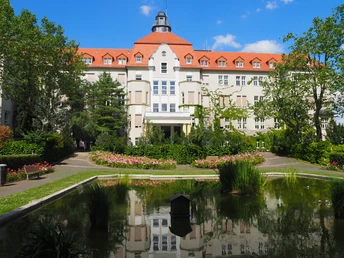 Altbau- Rudolf Virchow Klinikum Altbau- Rudolf Virchow KlinikumOld building - Rudolf Virchow ClinicStará budova - Klinika Rudolfa VirchowaStary budynek - klinika Rudolfa VirchowaOud gebouw - Rudolf Virchow KliniekVecchio edificio - Clinica Rudolf Virchow