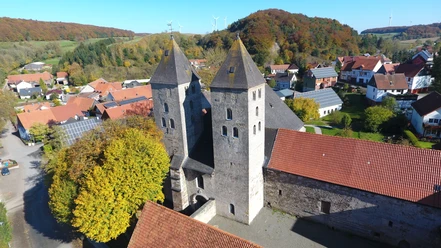 Doppeltürme Kloster Flechtdorf Leander Becker